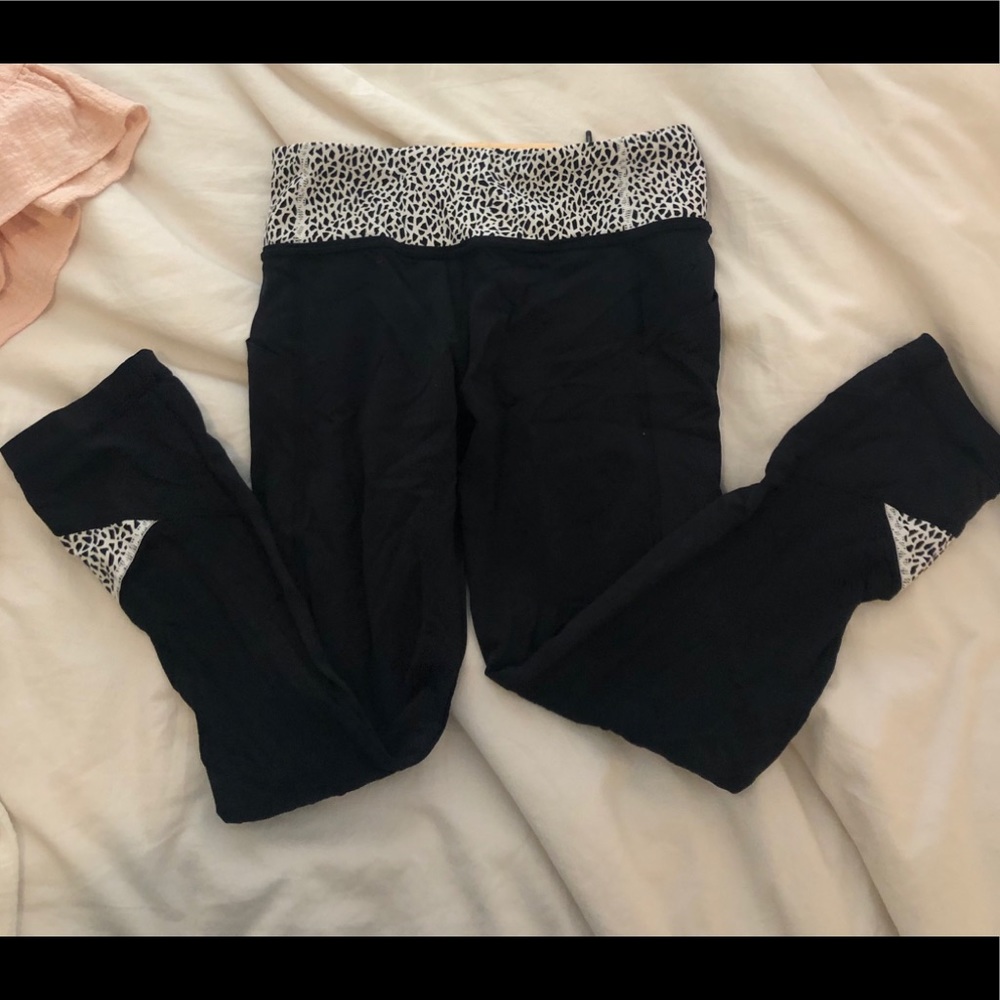 lulu cropped leggings with patterned band size 4